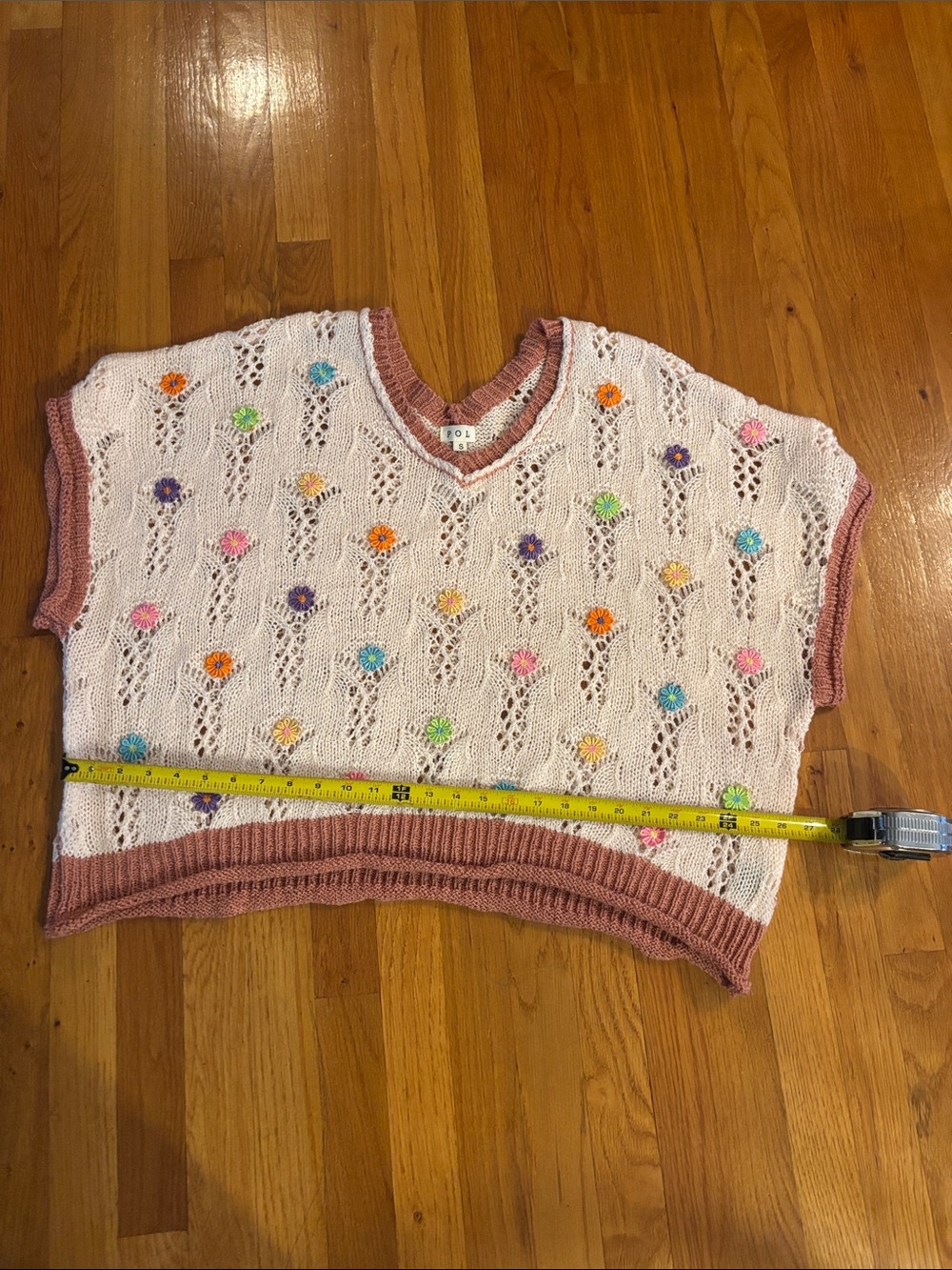 POL Light Pink V-Neck Oversized Sweater with Multicolor Flowers Small - Picture 4 of 7